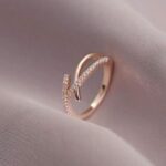 Minimalist Geometric Cross-Over Design Women's Micro Pave Zircon Index Finger - Adjiustable
